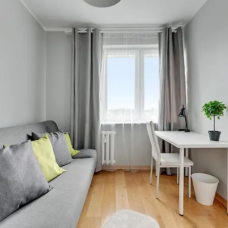 Homestay Gospody 6e, Blisko Morza, 700m Do Ergo Areny, 1,4km Do Hipodromu Gdansk